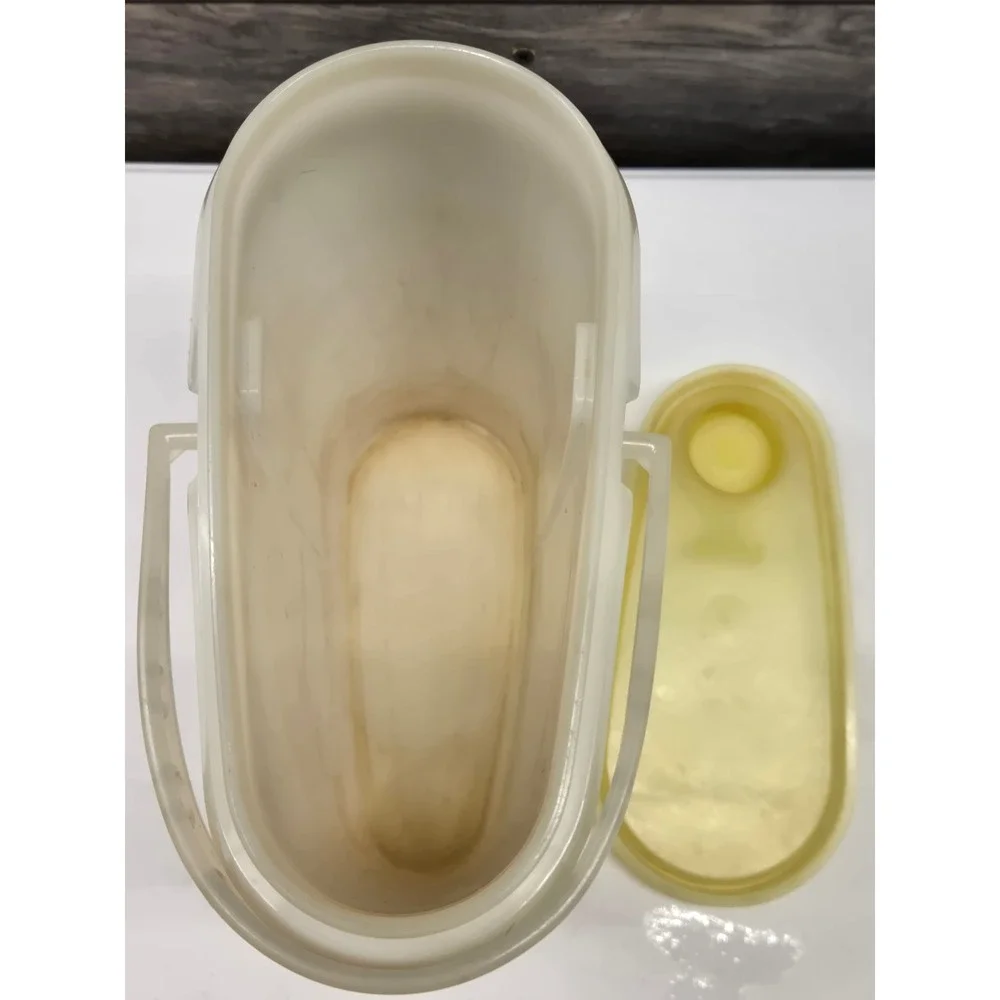Vintage Tupperware Slim Pitcher Sheer Yellow Lid Carry Handle 1642-4 1643-10‎